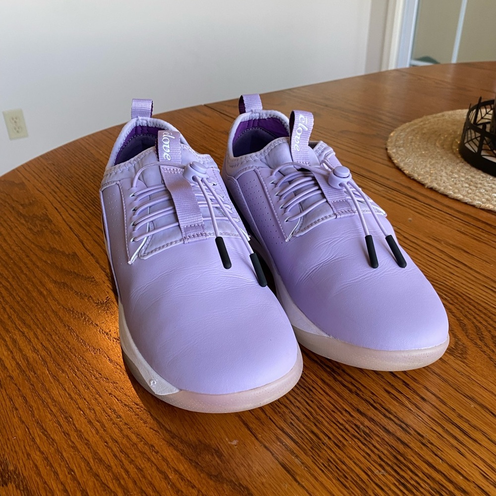 Clove Women's Lavender Nursing Comfort Shoes - size 9